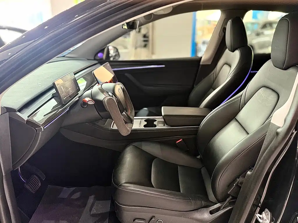 Tesla Model Y — фото 7