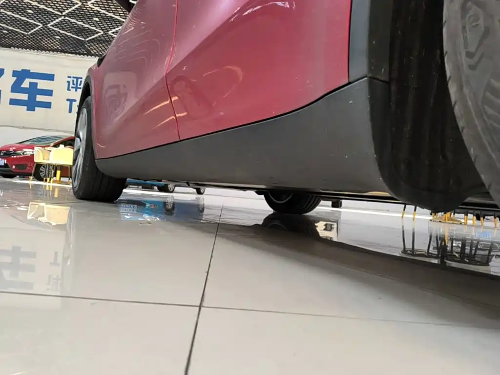Tesla Model Y — фото 22