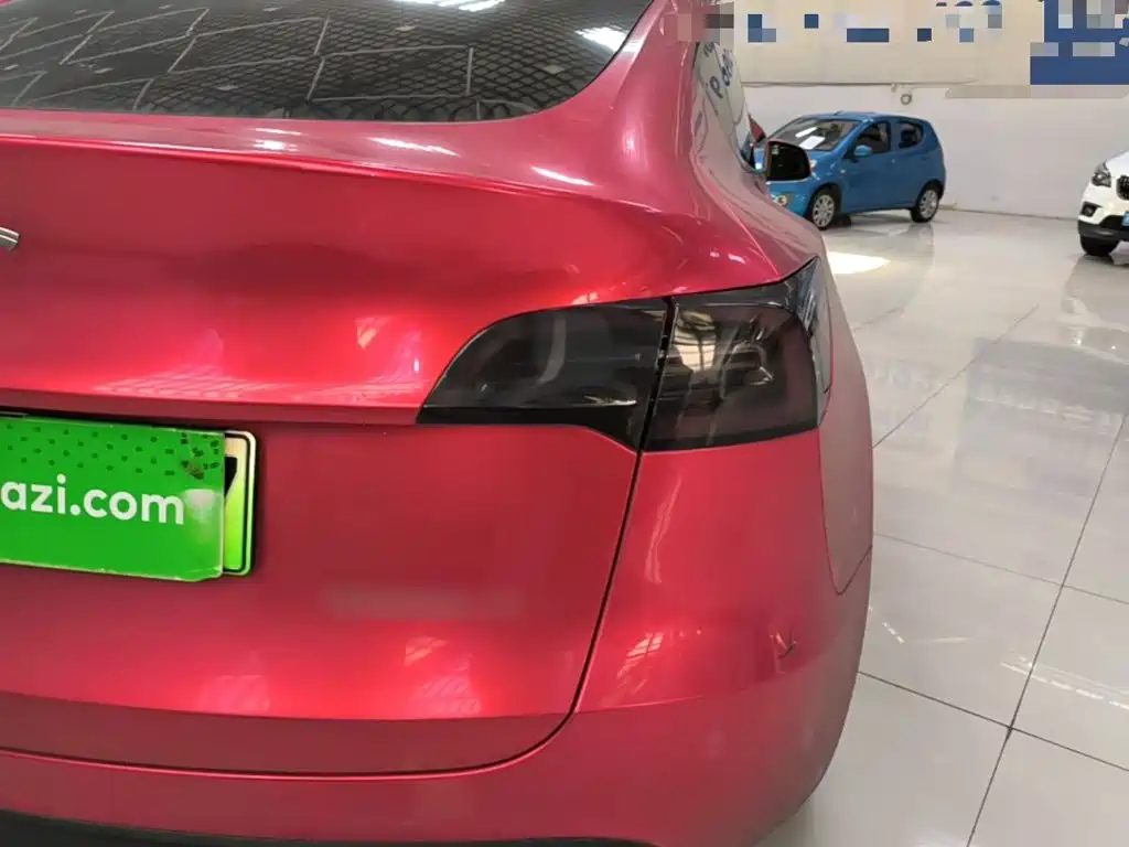 Tesla Model Y — фото 8