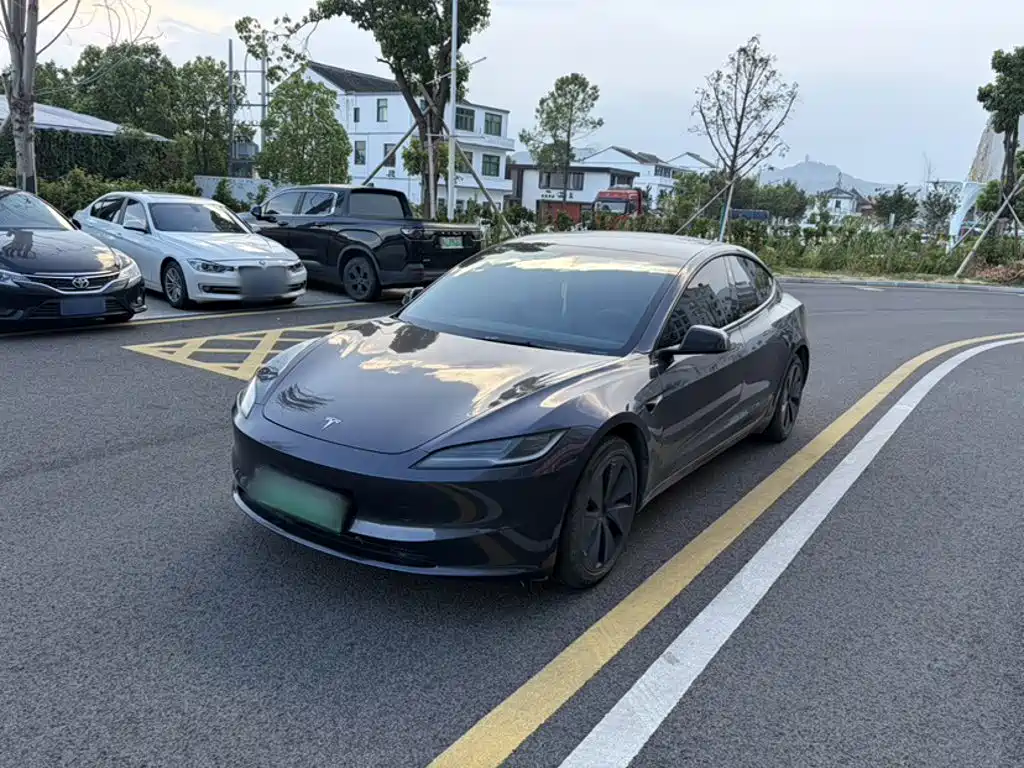 Tesla Model 3 — фото 2