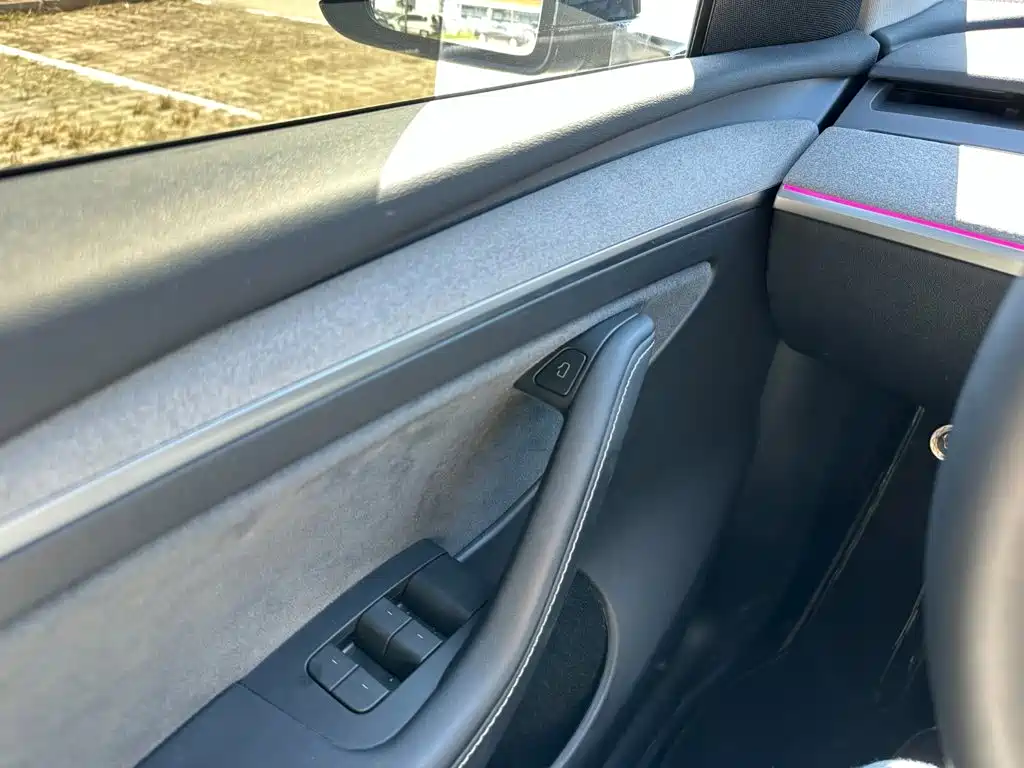 Tesla Model Y — фото 21