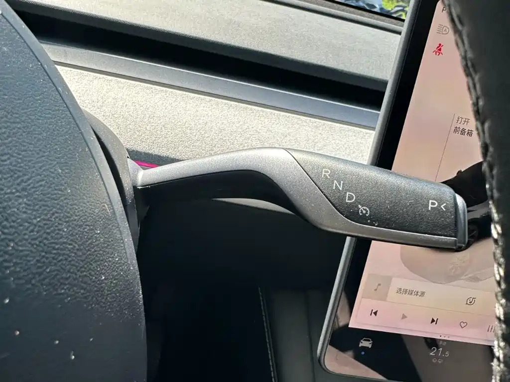 Tesla Model Y — фото 23