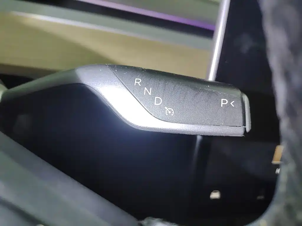 Tesla Model Y — фото 14