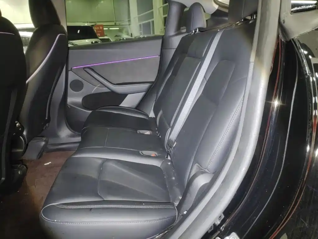 Tesla Model Y — фото 17