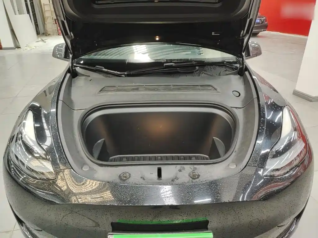 Tesla Model Y — фото 20