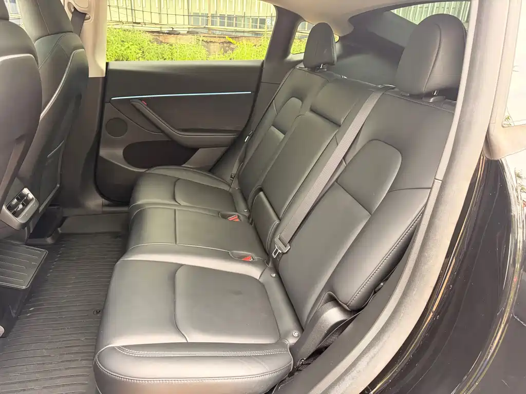 Tesla Model Y — фото 13