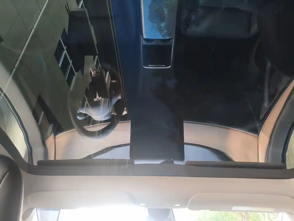 Tesla Model Y — фото 18