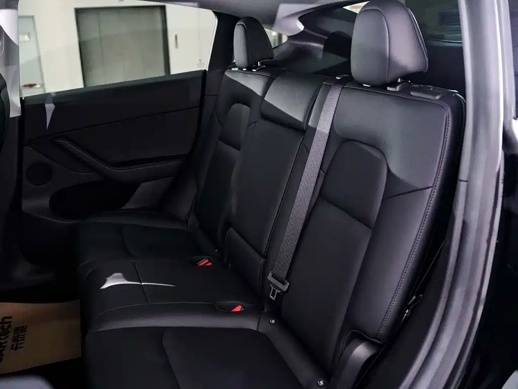 Tesla Model Y — фото 13