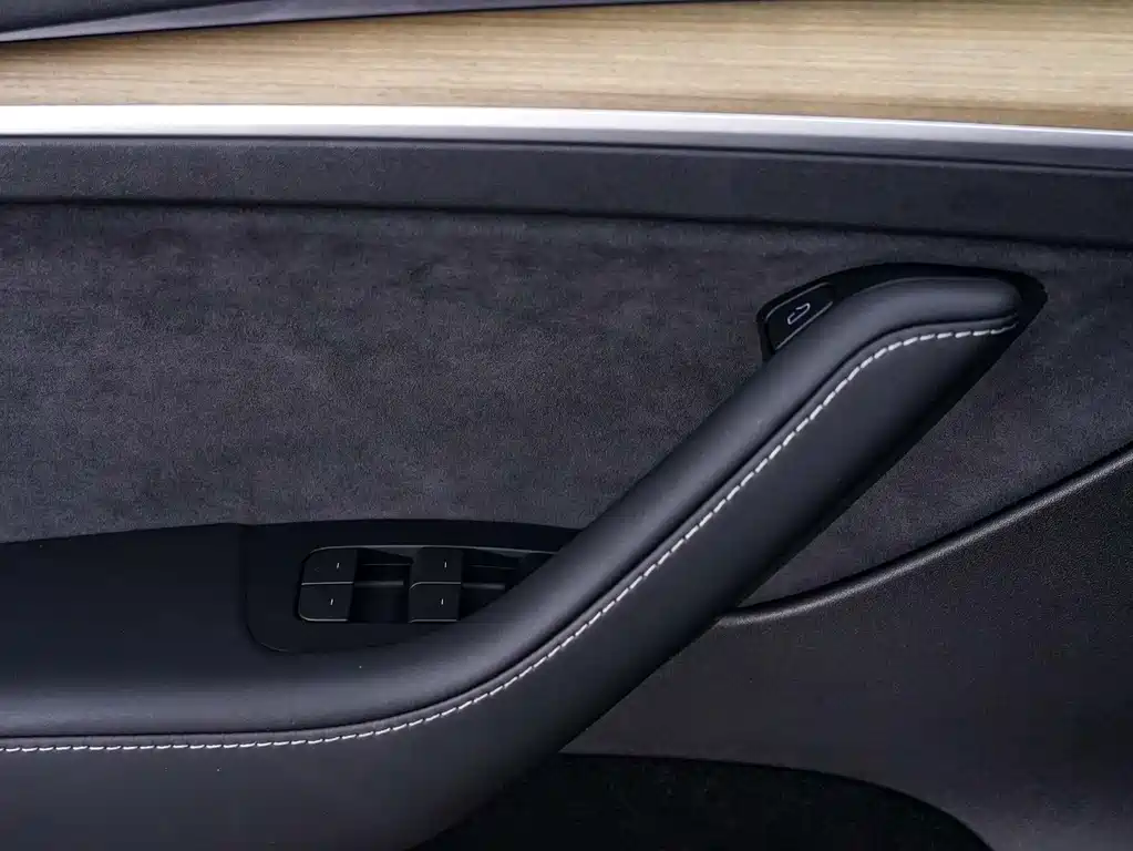 Tesla Model Y — фото 22
