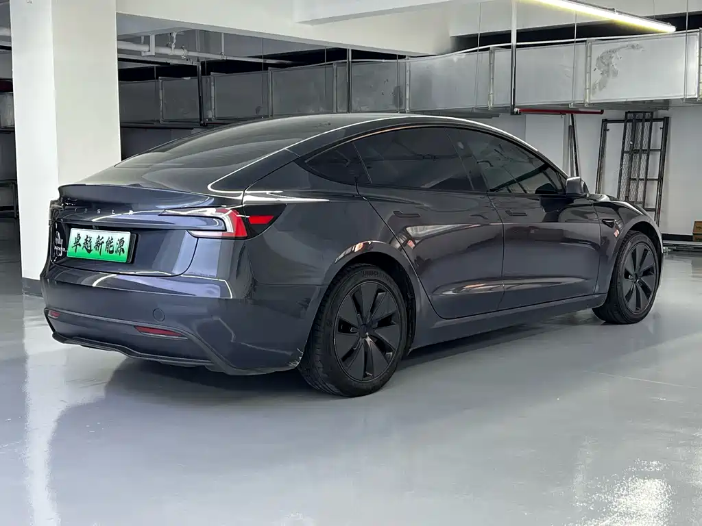 Tesla Model 3 — фото 11