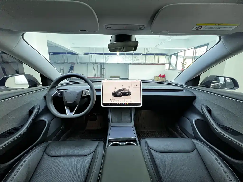 Tesla Model 3 — фото 6