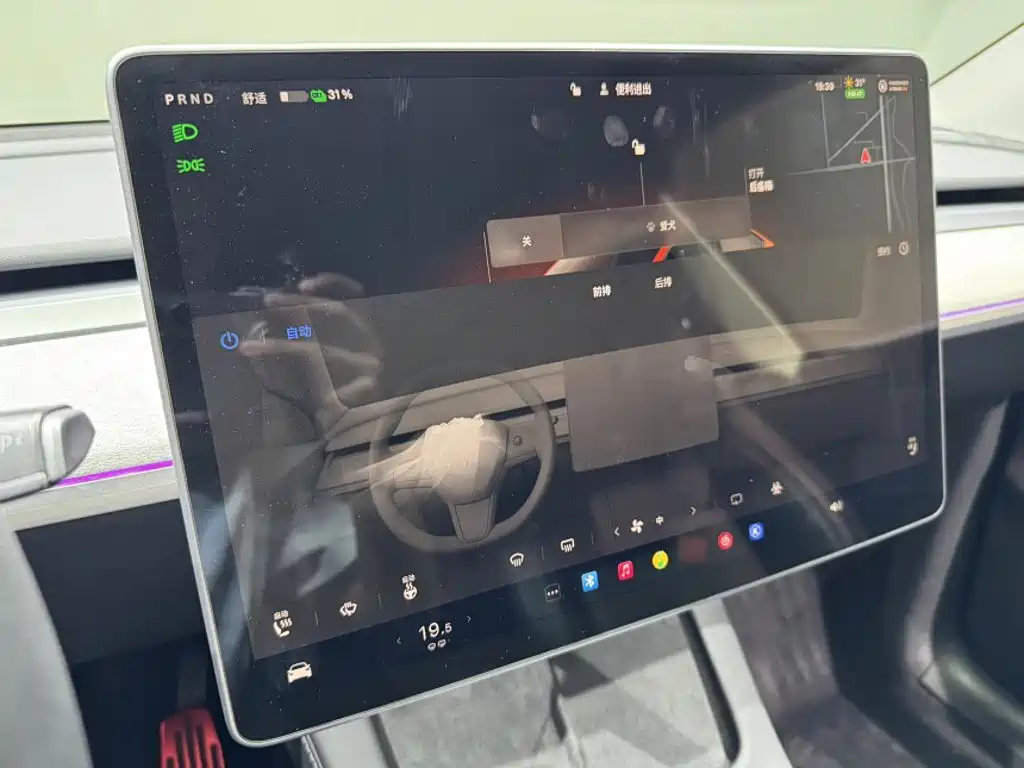 Tesla Model Y — фото 11