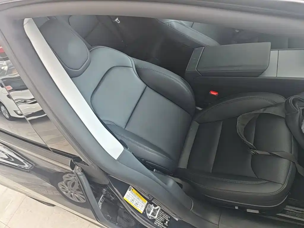 Tesla Model 3 — фото 25