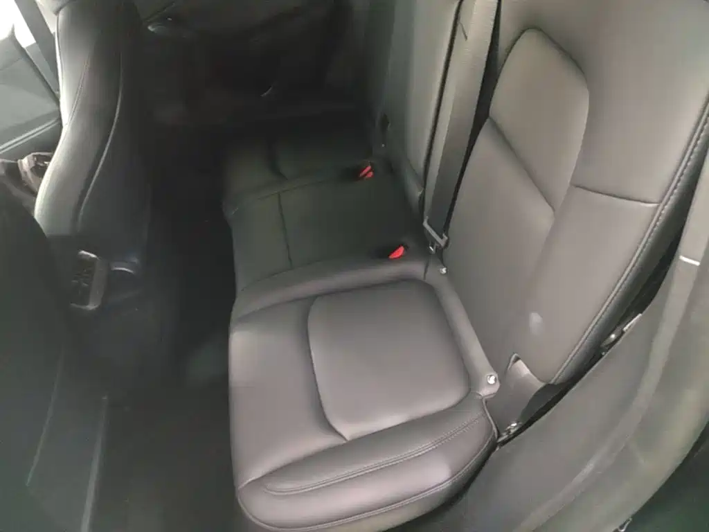 Tesla Model Y — фото 17