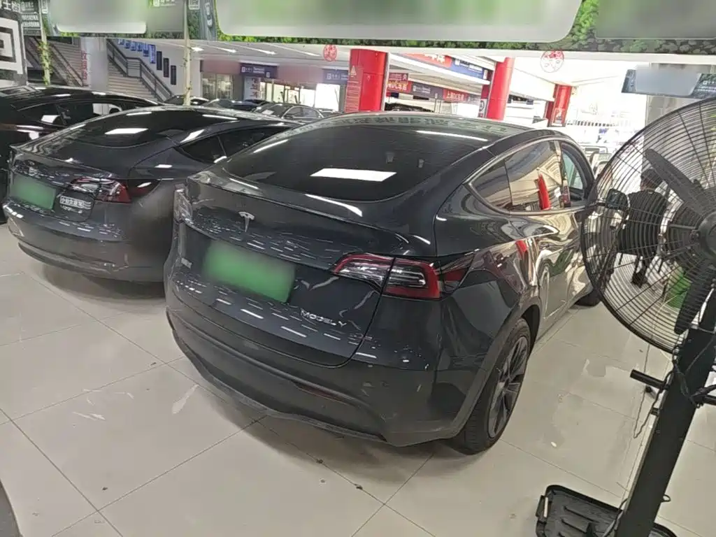 Tesla Model Y — фото 7