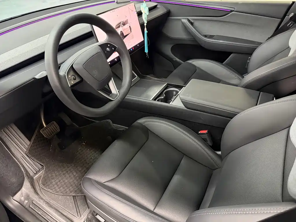 Tesla Model Y — фото 11
