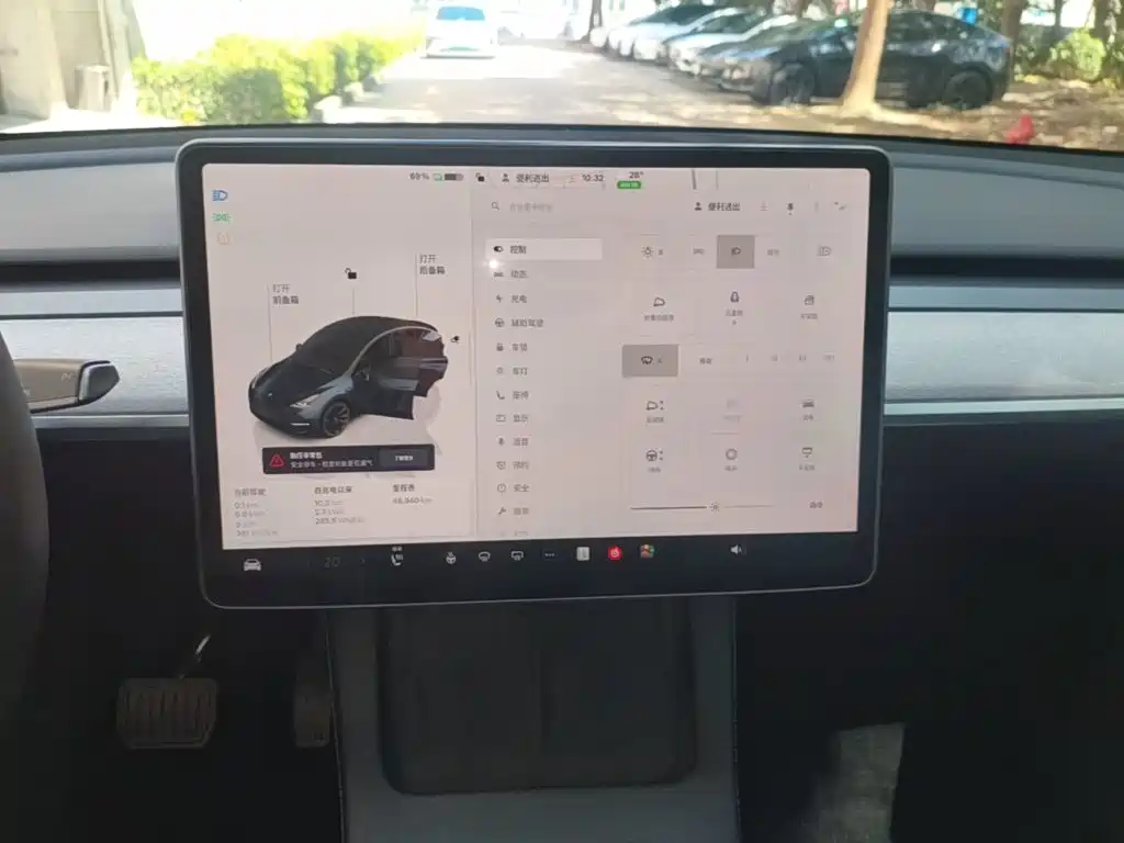 Tesla Model Y — фото 13