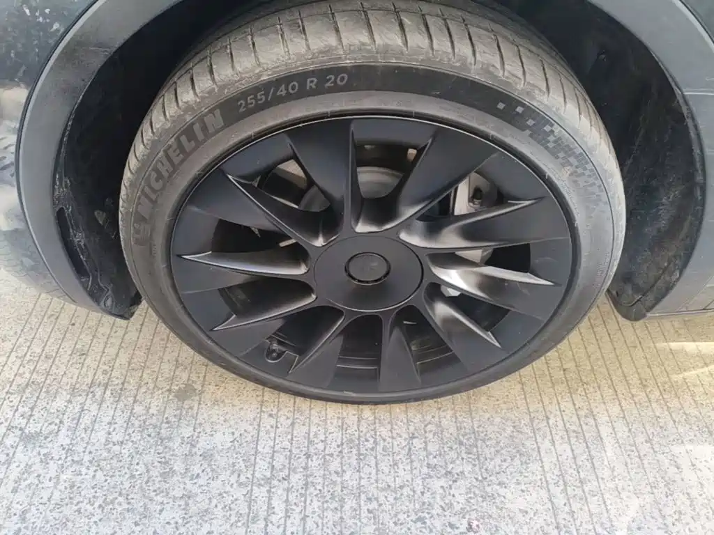 Tesla Model Y — фото 23