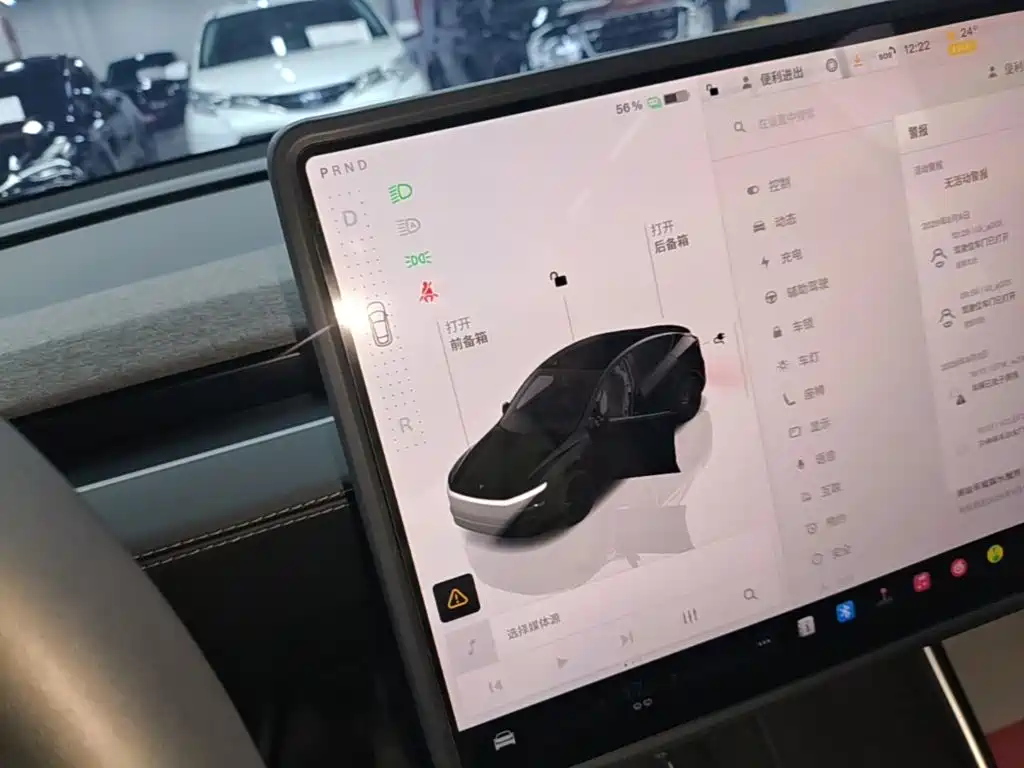 Tesla Model Y — фото 14