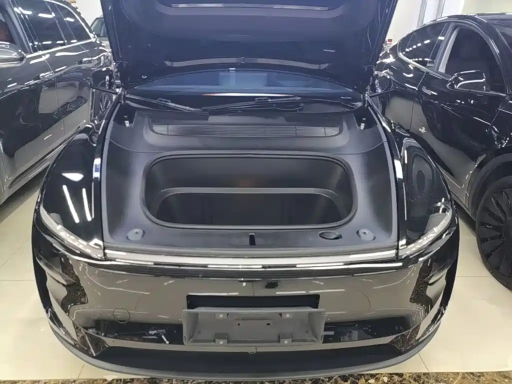 Tesla Model Y — фото 20