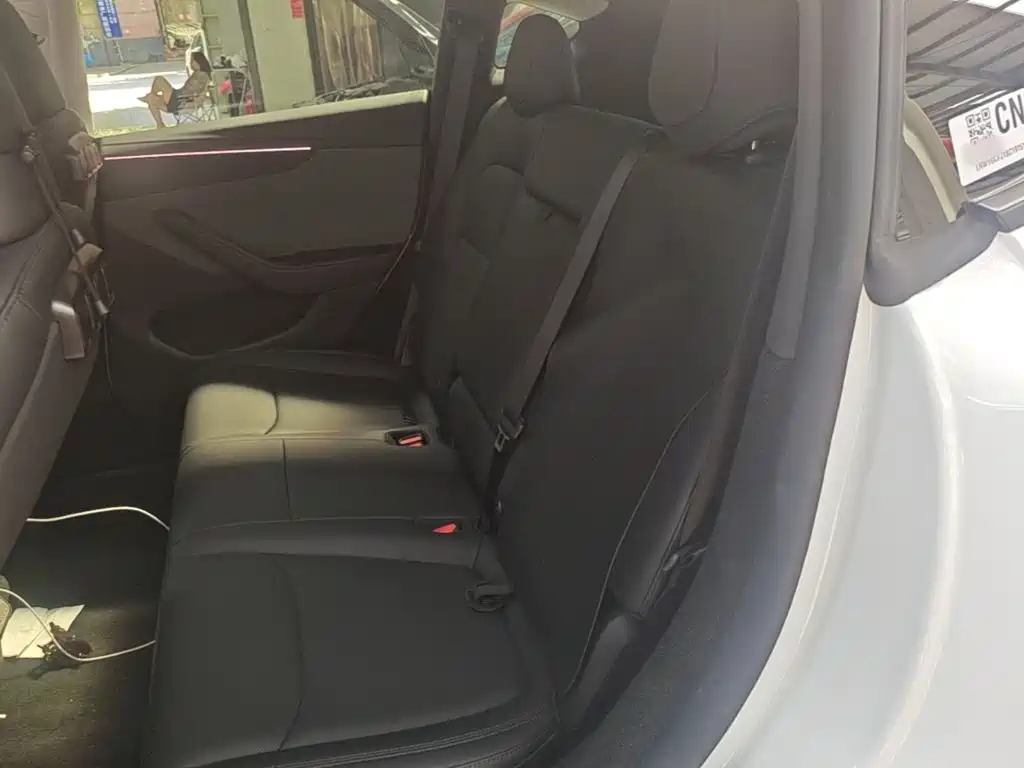 Tesla Model Y — фото 17