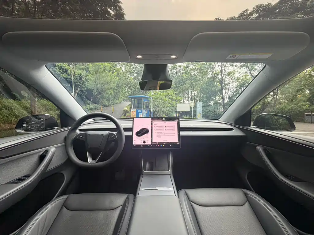 Tesla Model Y — фото 7