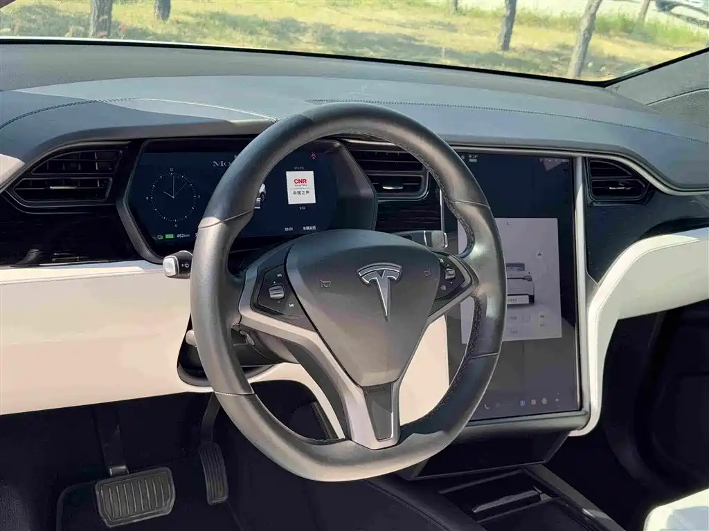 Tesla Model X — фото 8