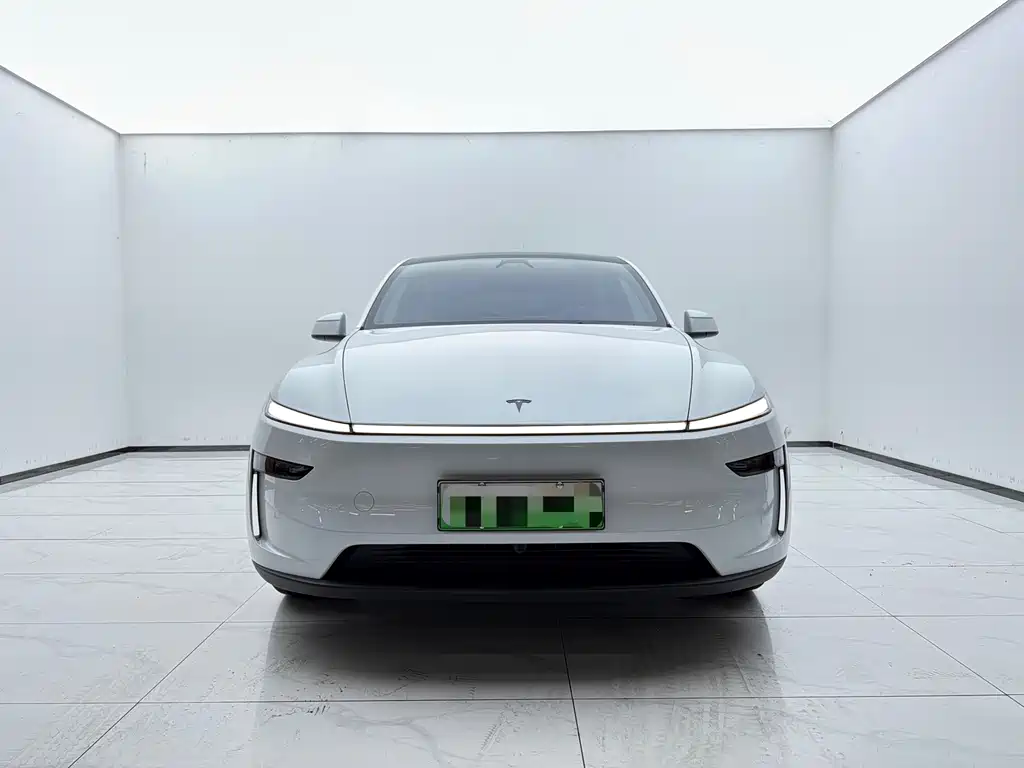 Tesla Model Y L — фото 2