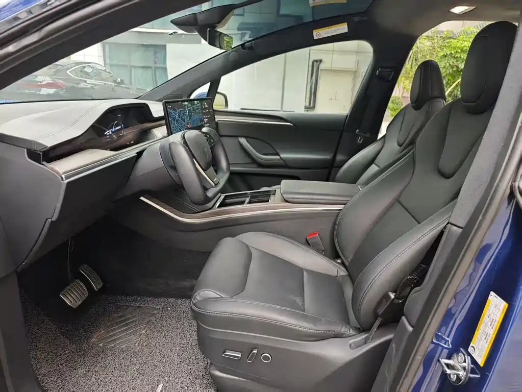 Tesla Model X — фото 4