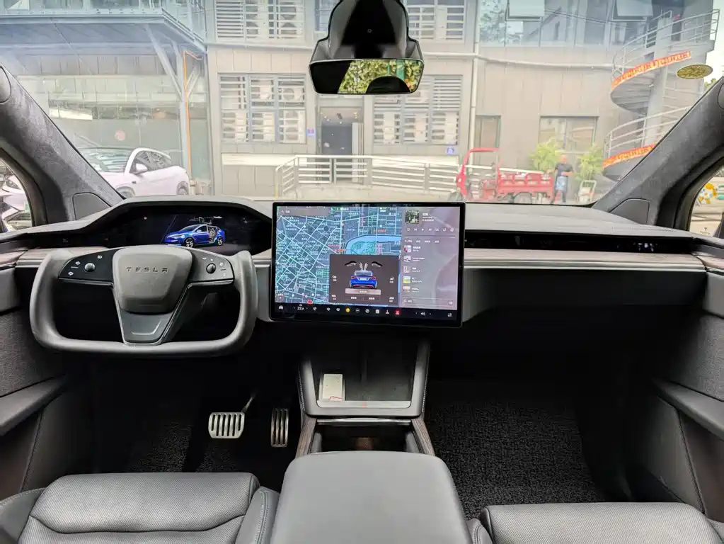 Tesla Model X — фото 6