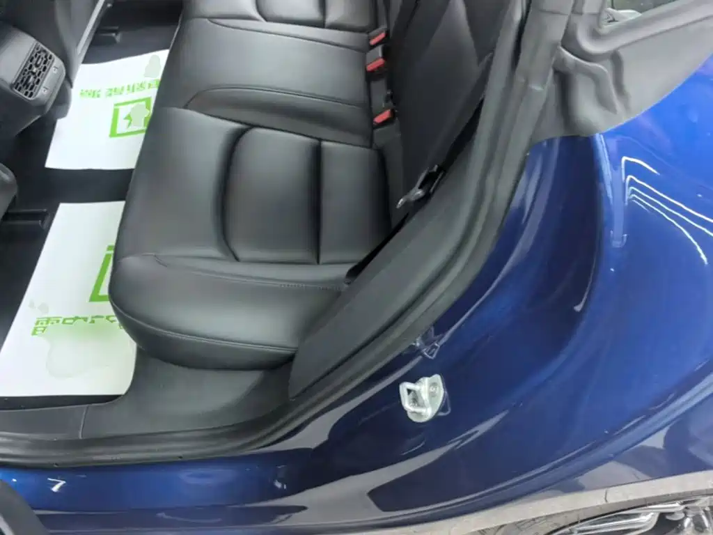 Tesla Model 3 — фото 17
