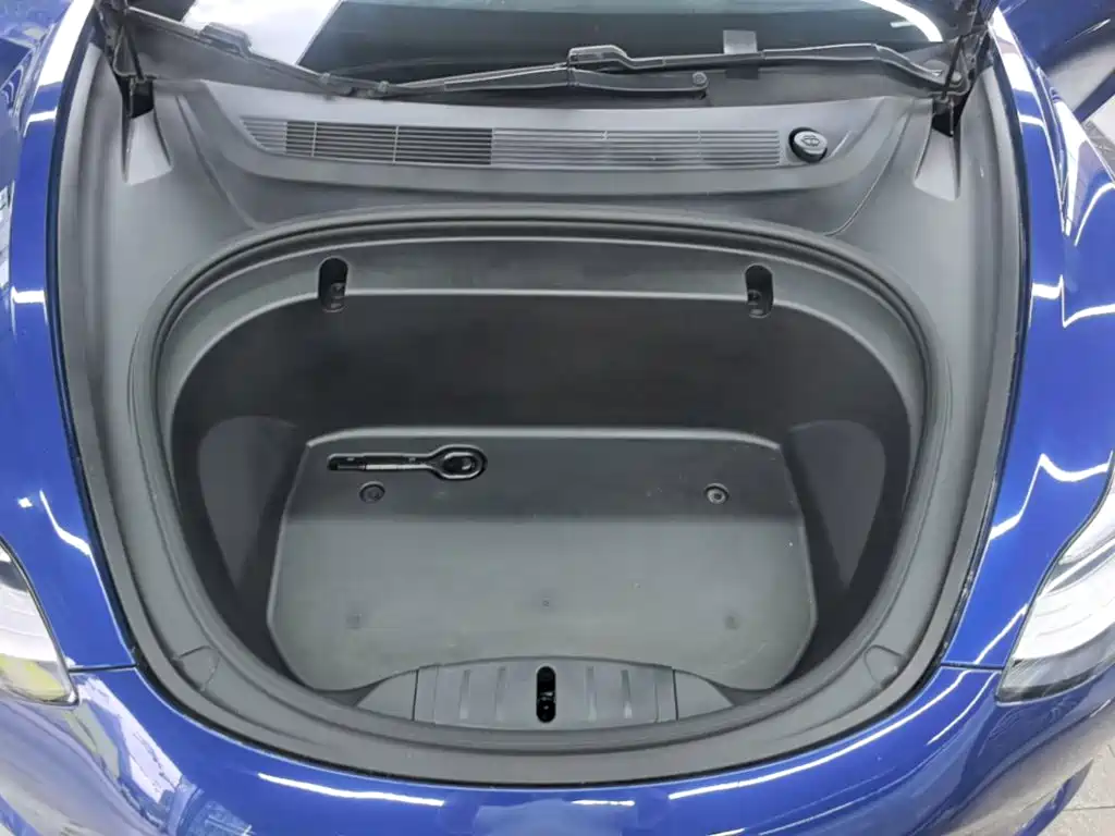 Tesla Model 3 — фото 20