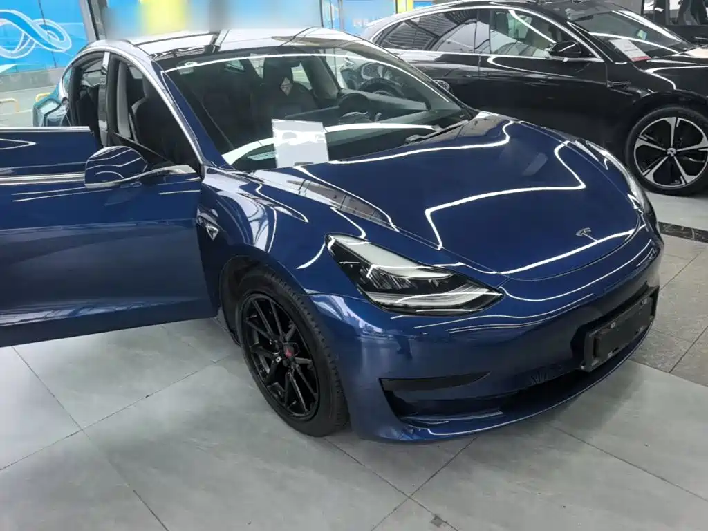 Tesla Model 3 — фото 4