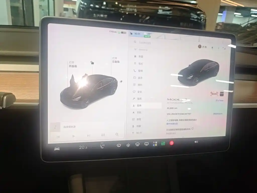 Tesla Model 3 — фото 13
