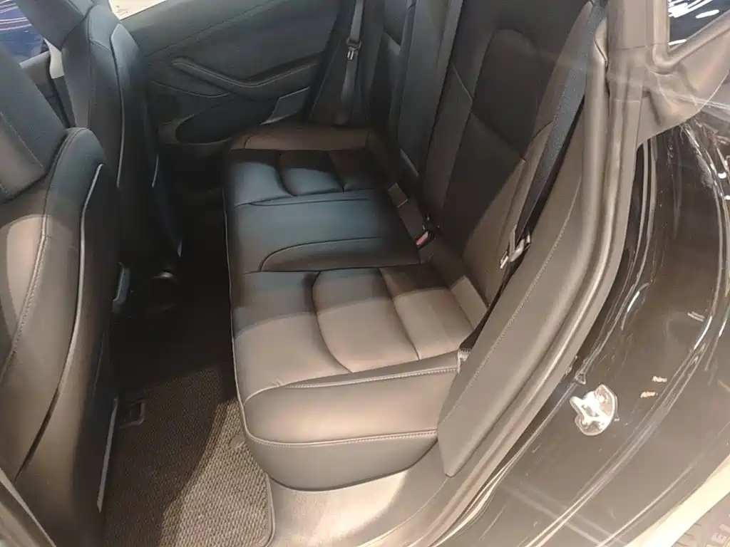 Tesla Model 3 — фото 17