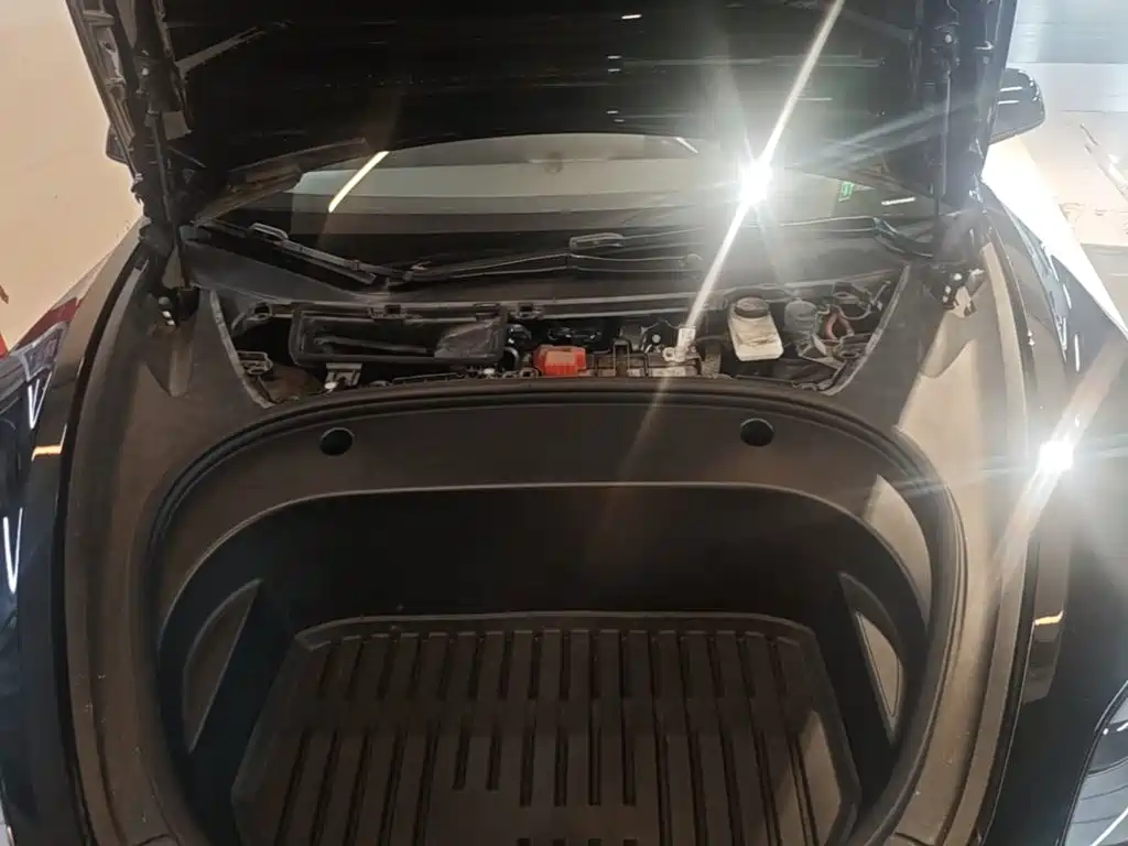Tesla Model 3 — фото 20
