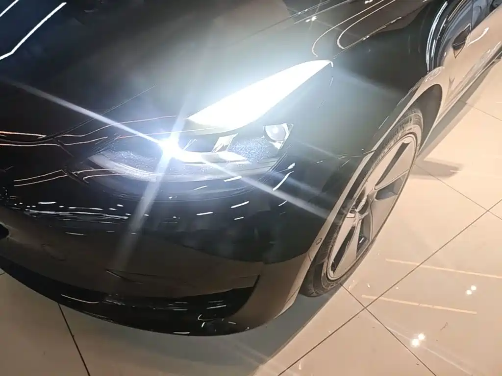 Tesla Model 3 — фото 24