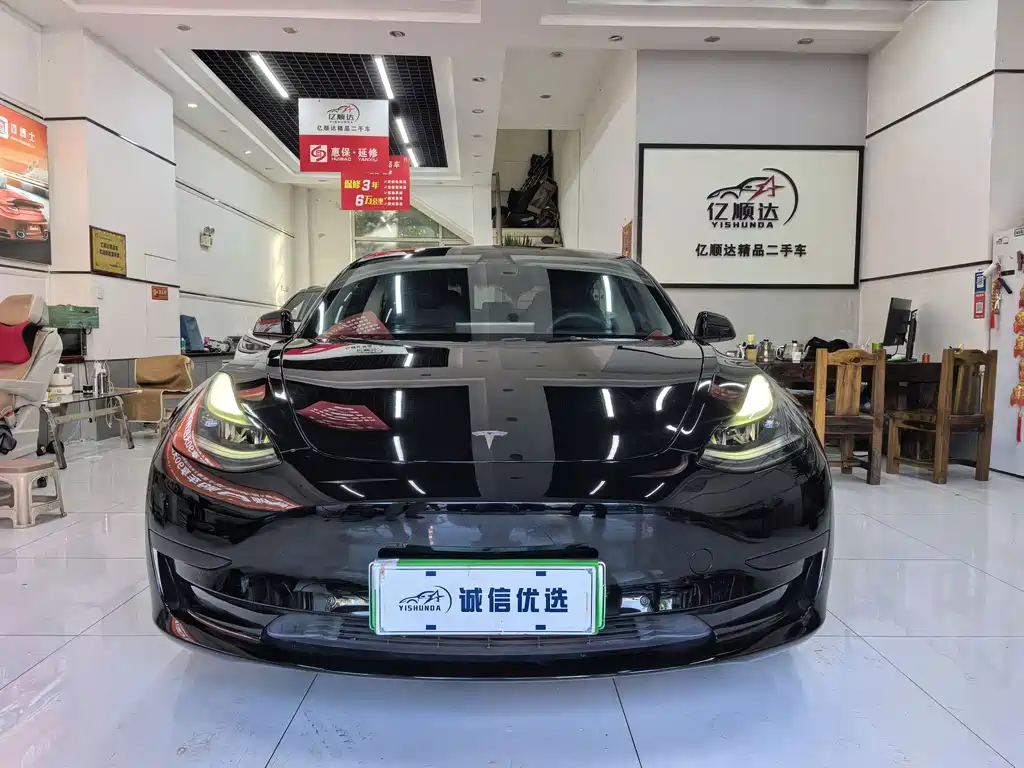 Tesla Model 3 — фото 2