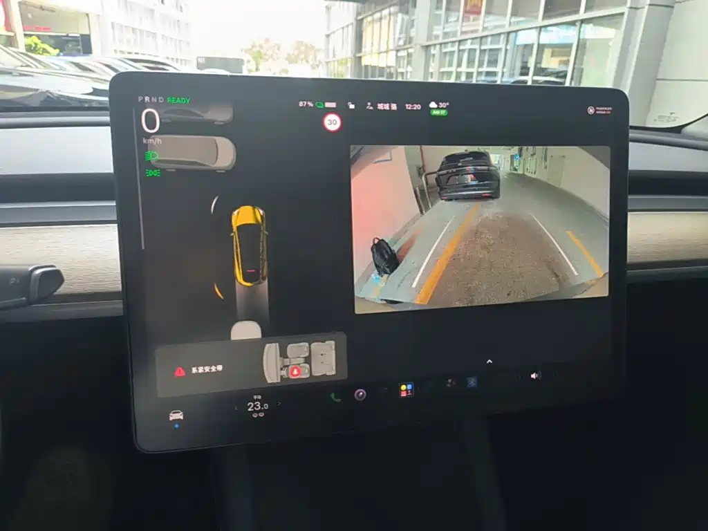 Tesla Model Y — фото 13