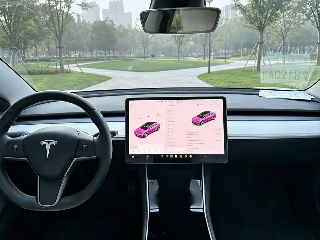 Tesla Model 3 — фото 5