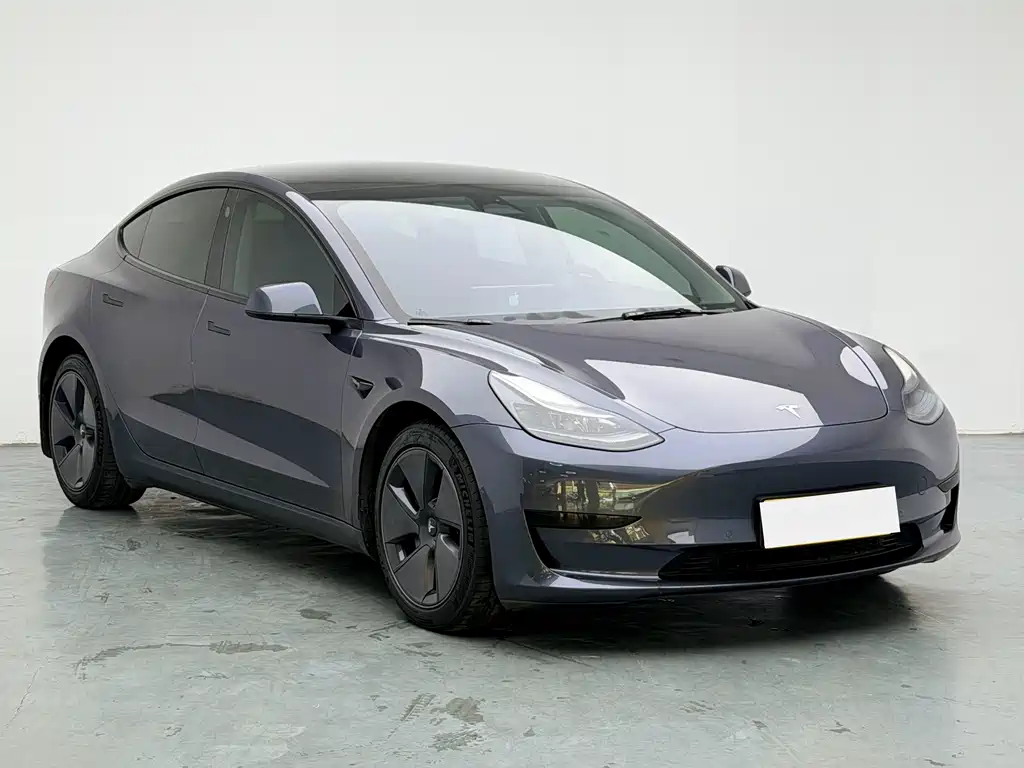 Tesla Model 3 — фото 3