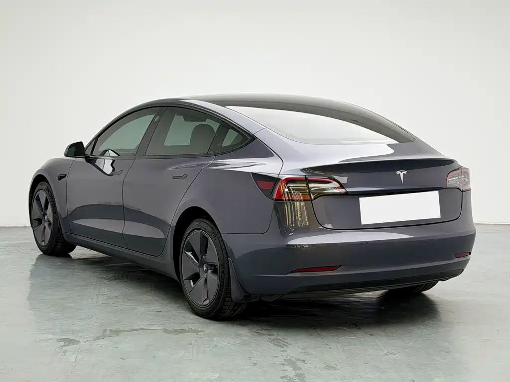 Tesla Model 3 — фото 4