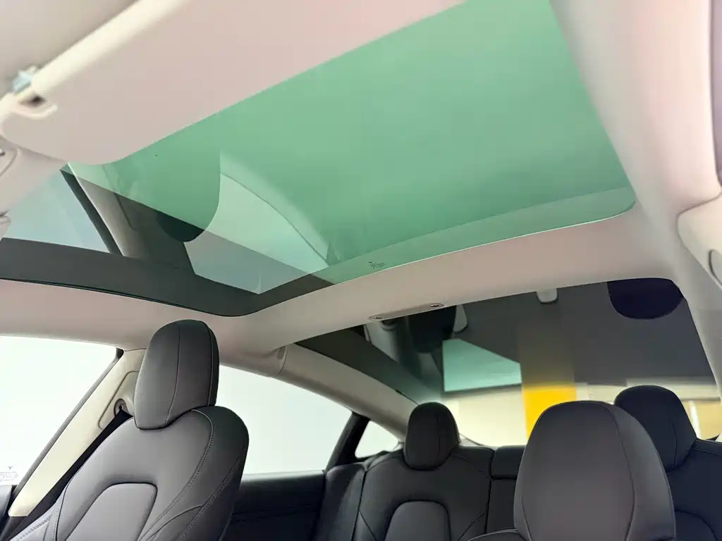 Tesla Model 3 — фото 10