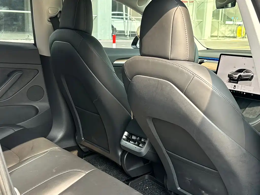 Tesla Model 3 — фото 13