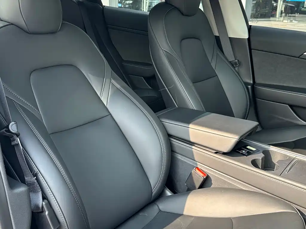 Tesla Model 3 — фото 4