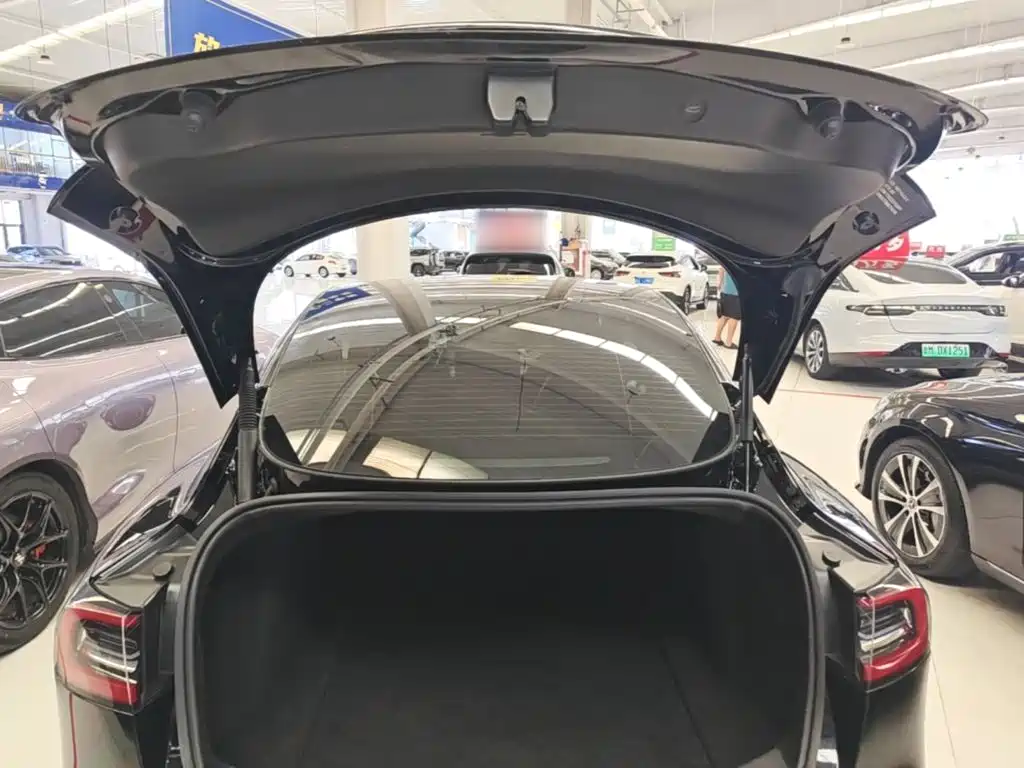 Tesla Model 3 — фото 19