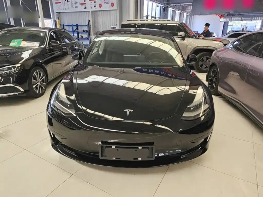 Tesla Model 3 — фото 3