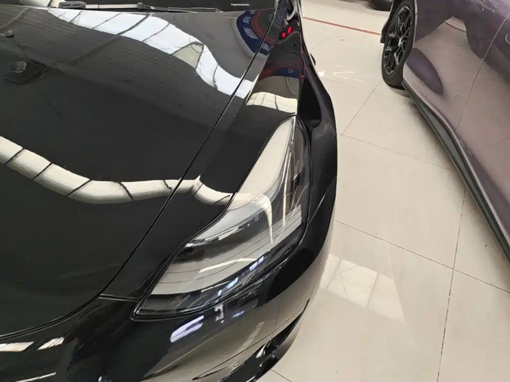 Tesla Model 3 — фото 24