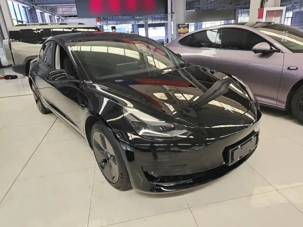 Tesla Model 3 — фото 4