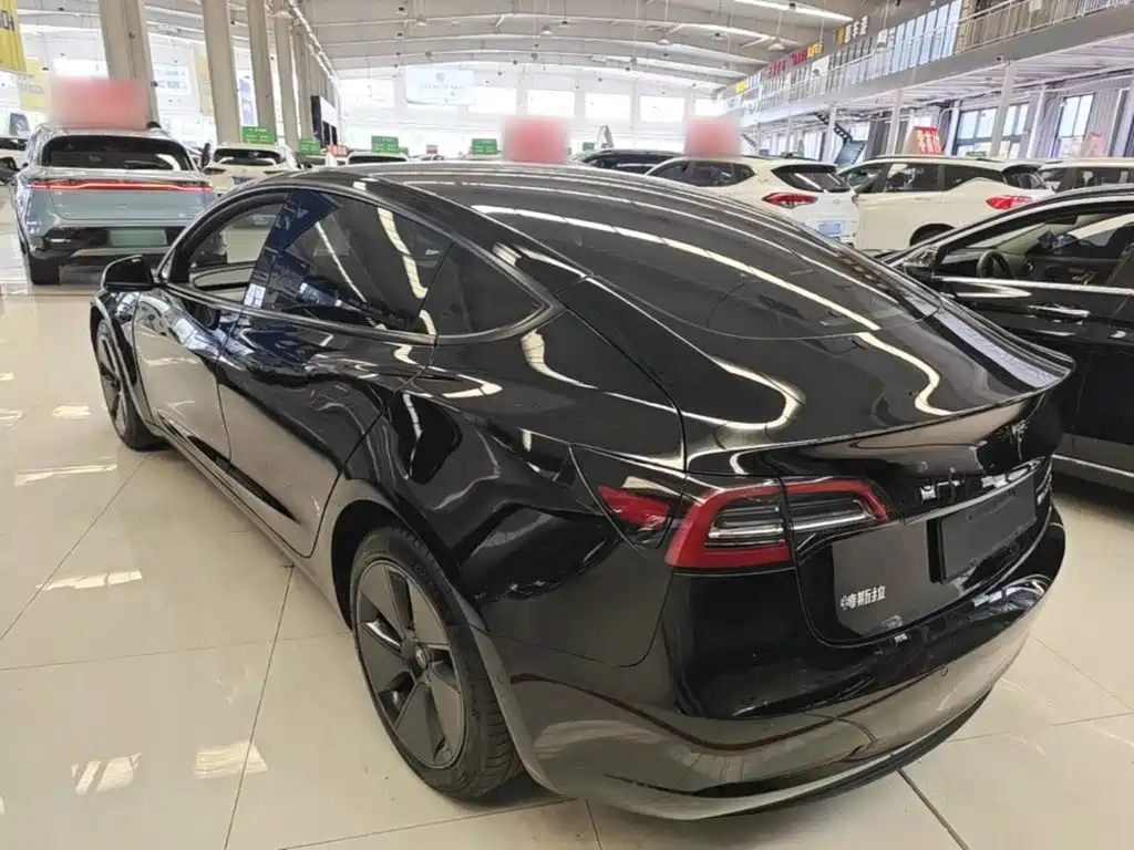 Tesla Model 3 — фото 5